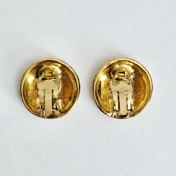 Chanel Gold-plated Lettered Vintage Earrings - Picture 5 of 7
